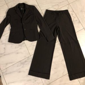 Size 4 NY and Co washable dark brown suit!
